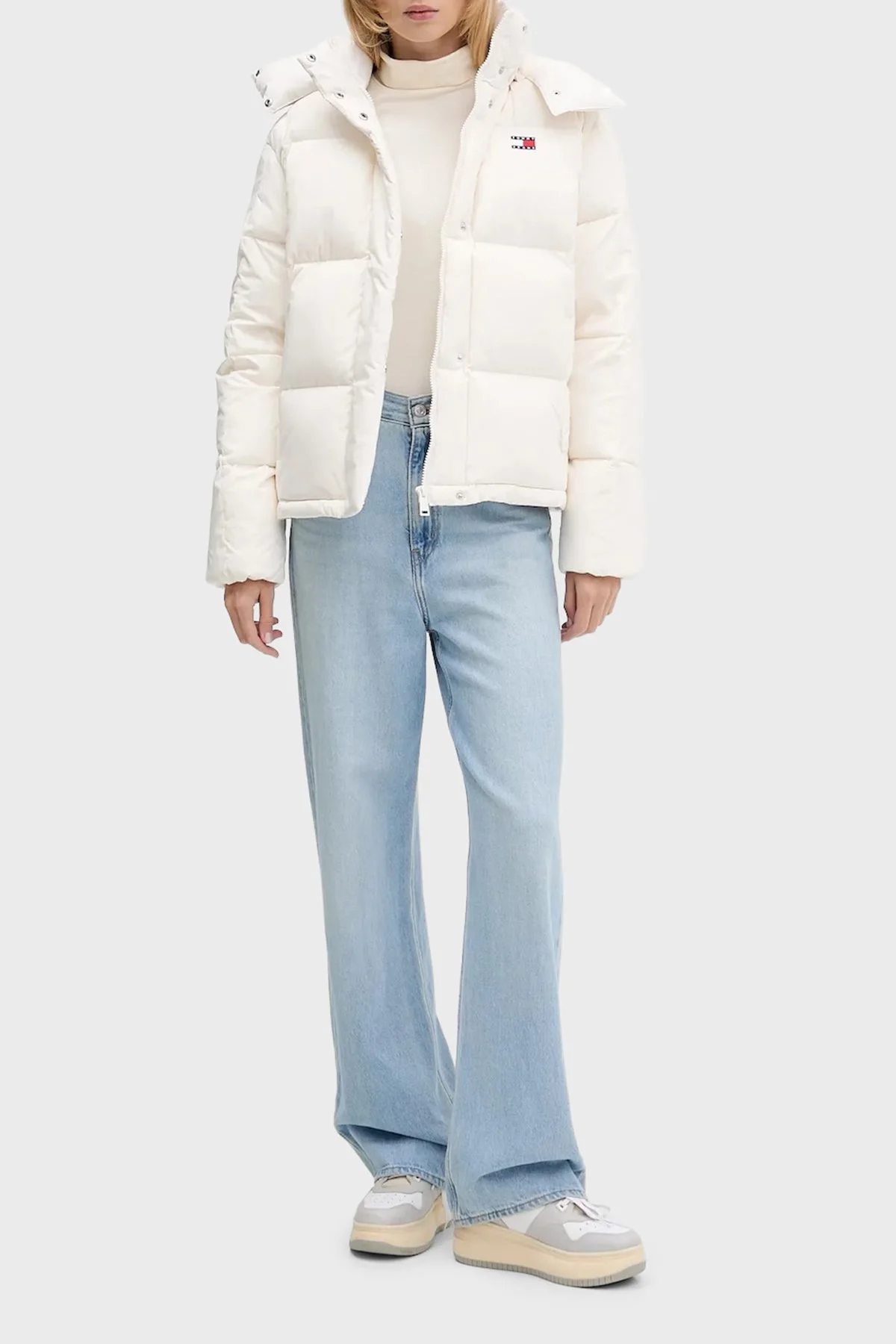 Tommy Jeans Kapitoneli Relaxed Fit Çıkarılabilir Kapüşonlu Şişme Bayan Mont DW0DW21623 YBH BEYAZ - 2