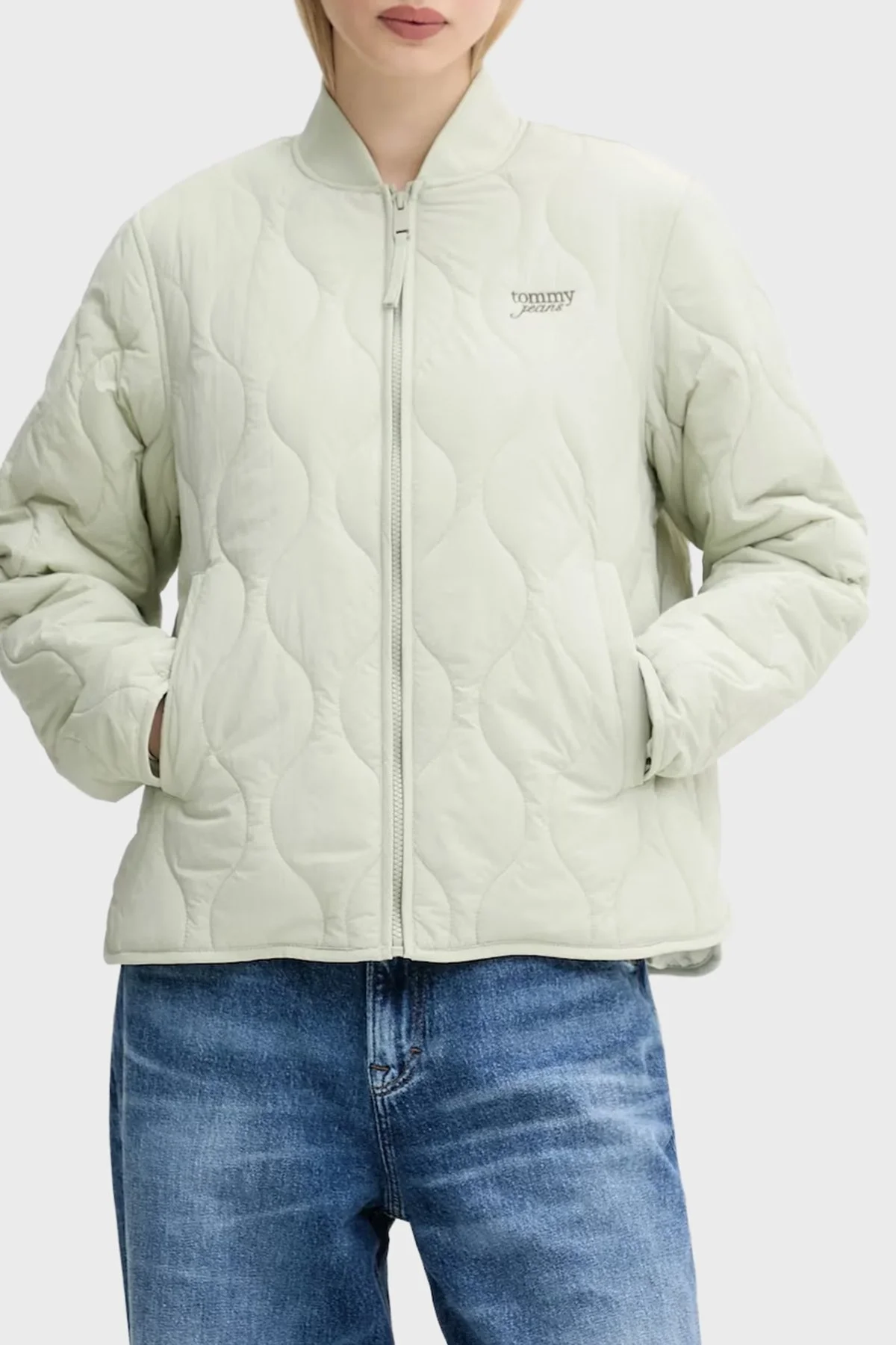 Tommy Jeans Kapitoneli Relaxed Fit Kolej Yaka Mevsimlik Bayan Mont DW0DW20962 M1C YEŞİL - 1