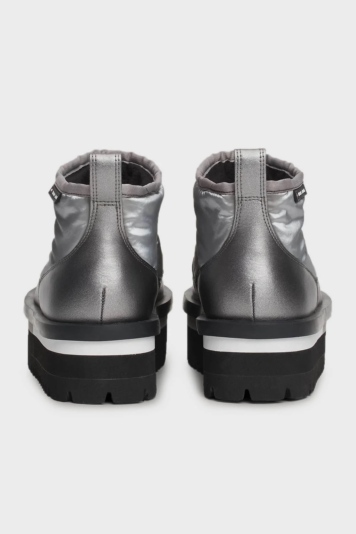 Tommy Jeans Kapitoneli Tırtıklı Platform Taban Kısa Bayan Bot EN0EN02689 TRH GÜMÜŞ - 6