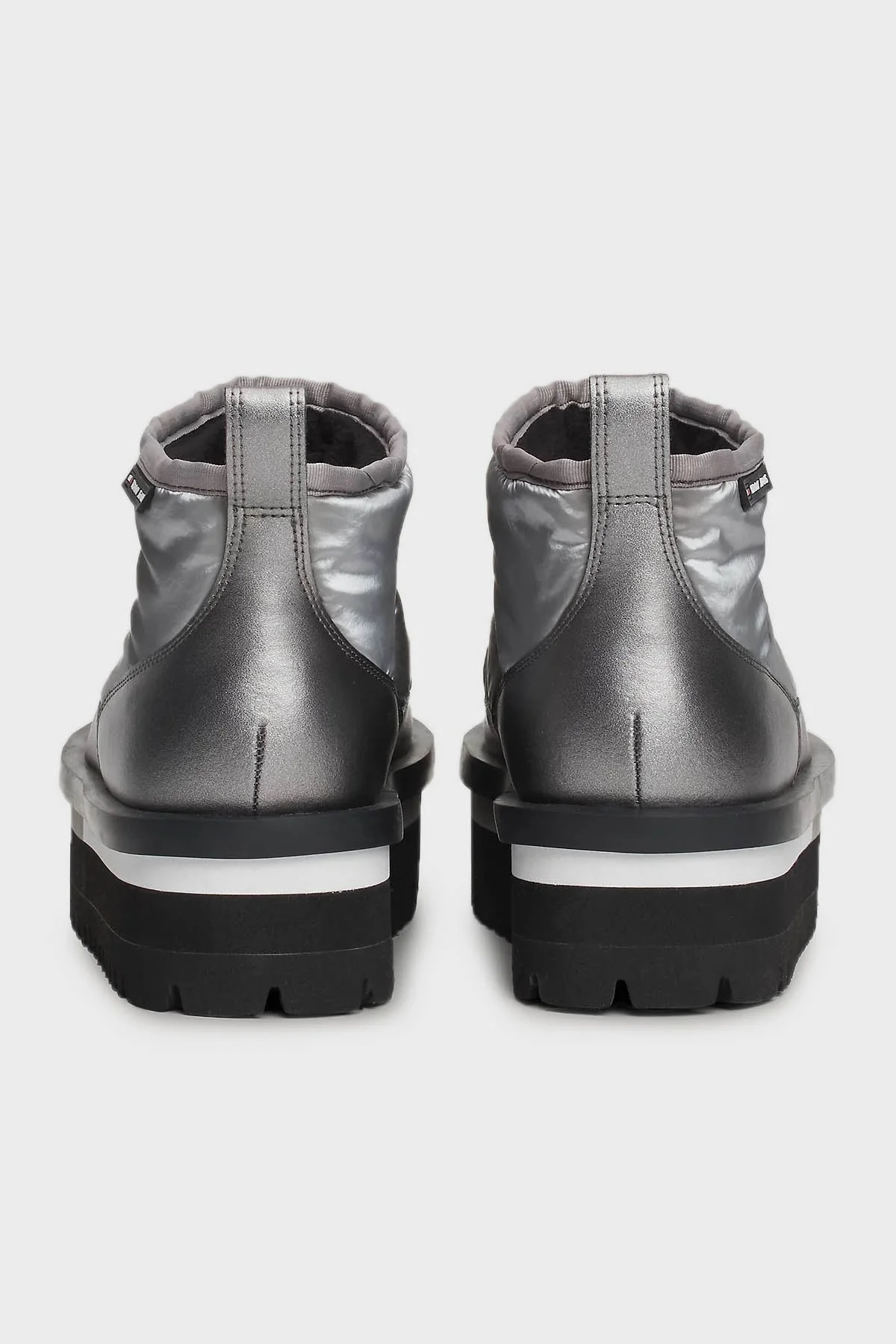Tommy Jeans Kapitoneli Tırtıklı Platform Taban Kısa Kadın Bot EN0EN02689 TRH GÜMÜŞ - 6
