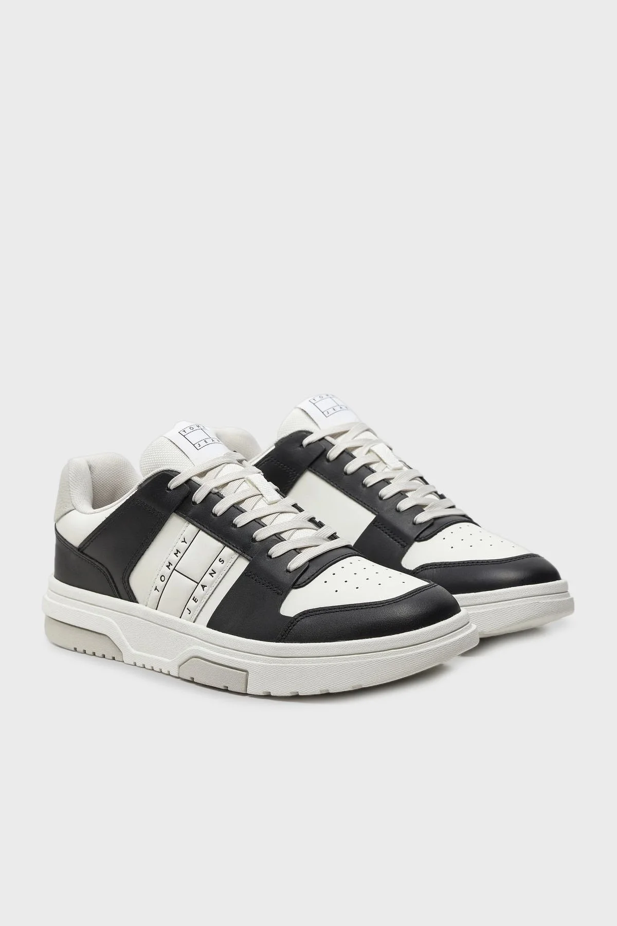Tommy Jeans Kaydırmaz Tabanlı Sneaker Erkek Ayakkabı EM0EM01429 BDS SİYAH - 2
