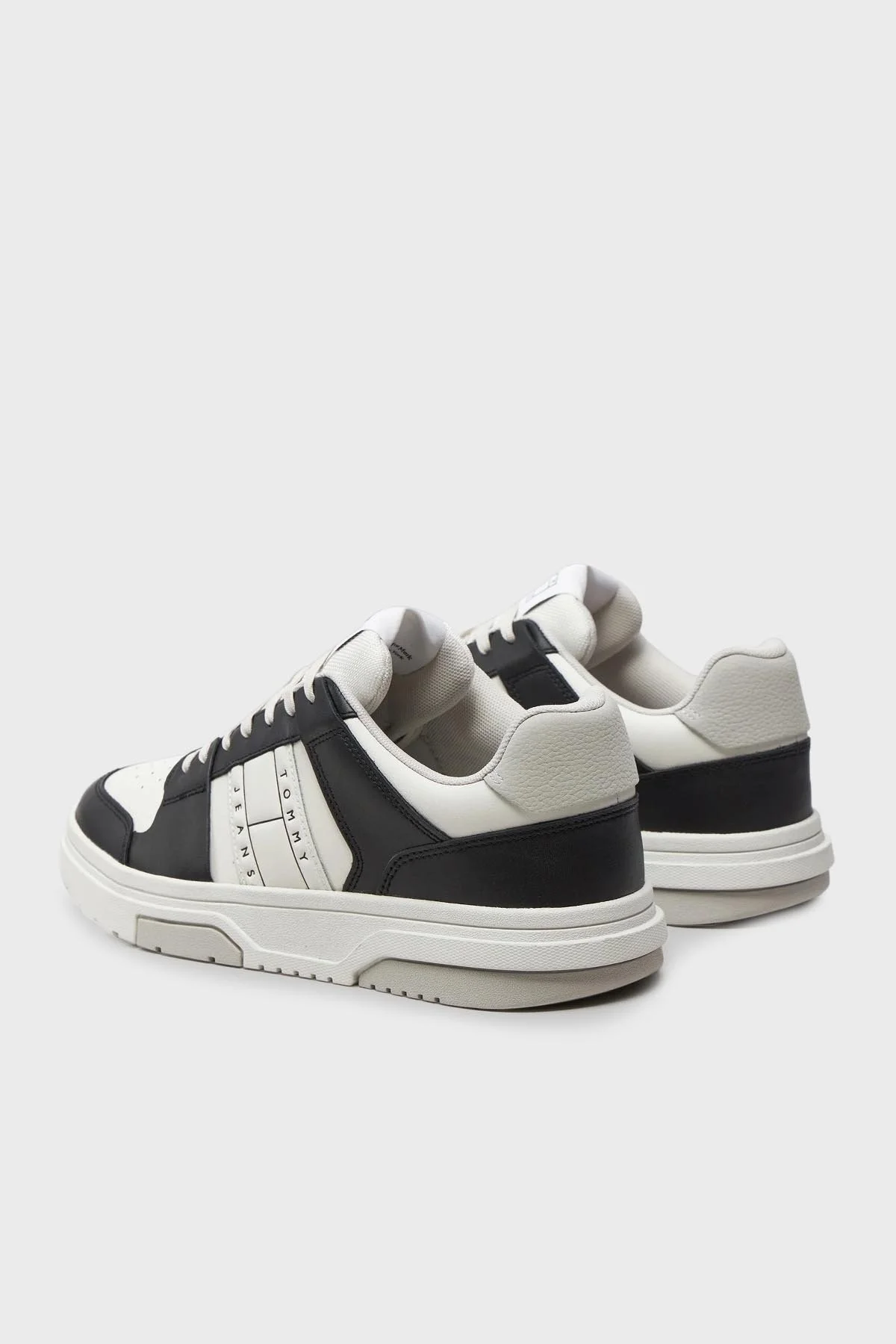 Tommy Jeans Kaydırmaz Tabanlı Sneaker Erkek Ayakkabı EM0EM01429 BDS SİYAH - 3