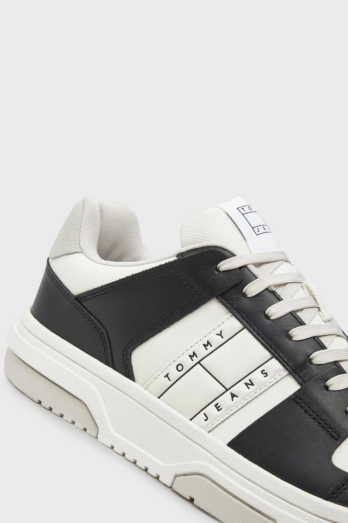 Tommy Jeans Kaydırmaz Tabanlı Sneaker Erkek Ayakkabı EM0EM01429 BDS SİYAH - 6