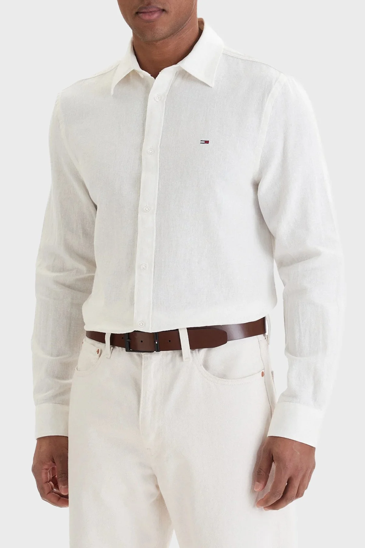 Tommy Jeans Keten ve Pamuk Karışımlı Logolu Erkek Gömlek DM0DM22761 YBL BEYAZ - 1