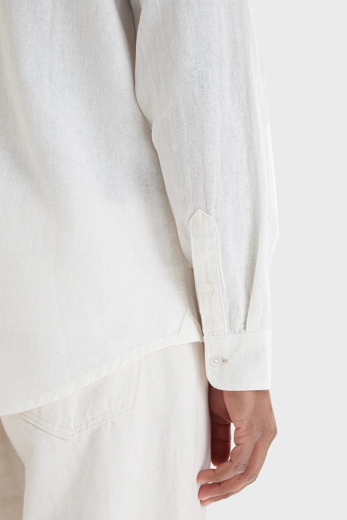 Tommy Jeans Keten ve Pamuk Karışımlı Logolu Erkek Gömlek DM0DM22761 YBL BEYAZ - 5