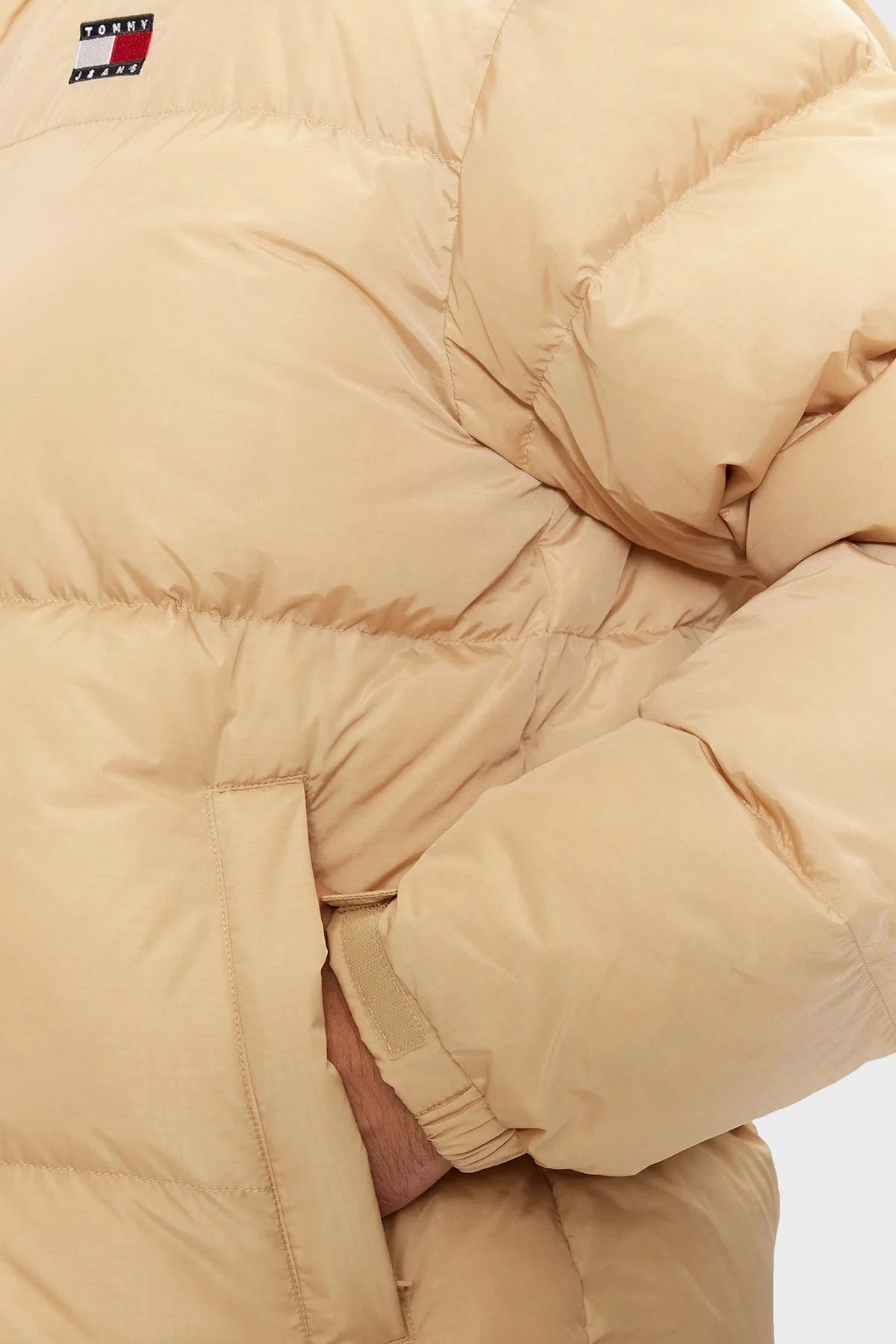 Tommy Jeans Kuş Tüyü Dolgulu Regular Fit Çıkarılabilir Kapüşonlu Erkek Mont DM0DM19537 AB9 BEJ - 6