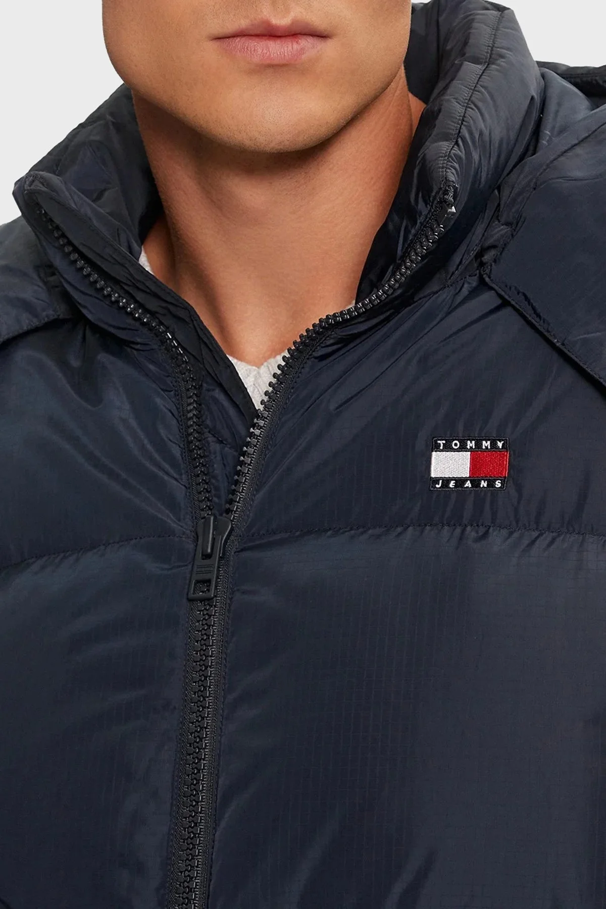 Tommy Jeans Kuş Tüyü Dolgulu Regular Fit Çıkarılabilir Kapüşonlu Erkek Mont DM0DM19537 C1G LACİVERT - 4