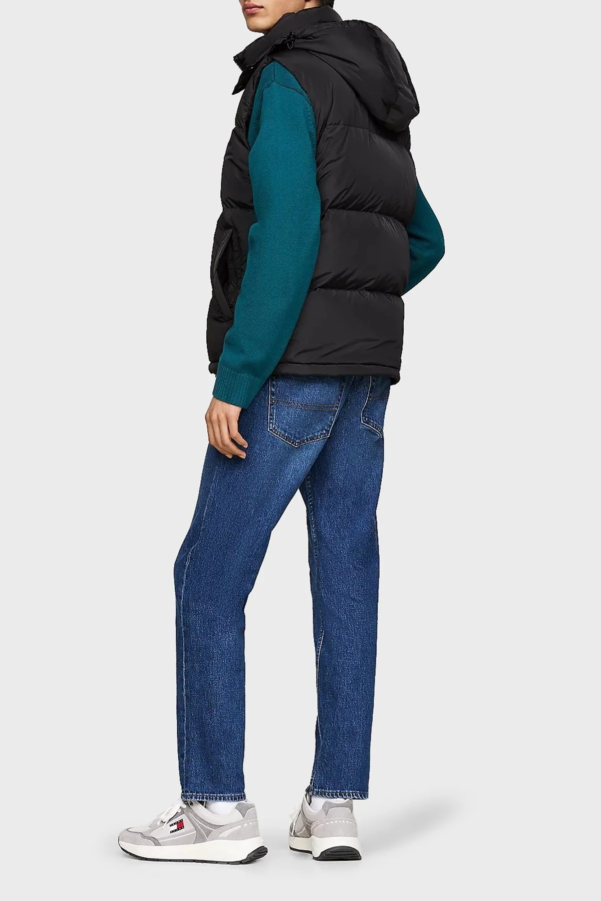 Tommy Jeans Kuş Tüyü Dolgulu Regular Fit Çıkarılabilir Kapüşonlu Şişme Erkek Yelek DM0DM19538 BDS SİYAH - 2