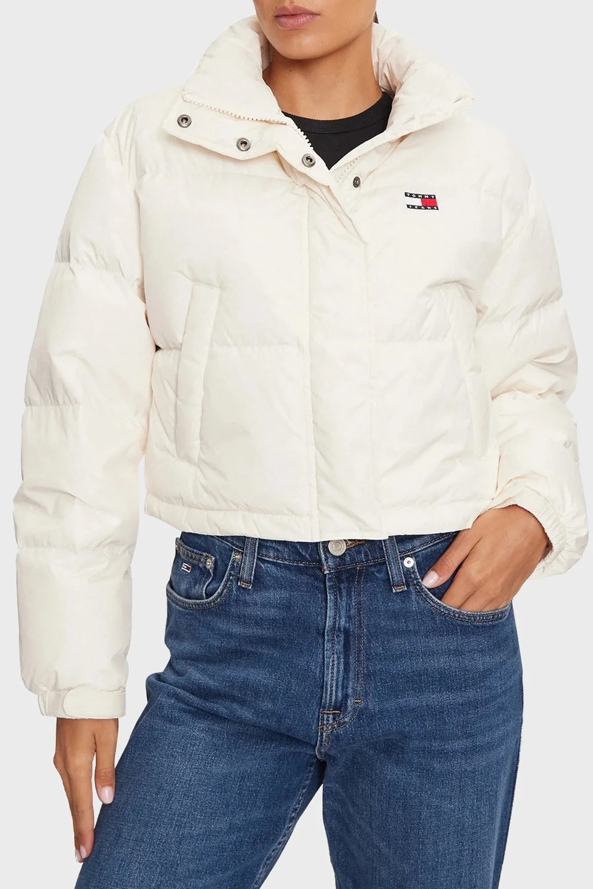 Tommy Jeans Kuş Tüyü Dolgulu Regular Fit Dik Yaka Logolu Şişme Bayan Mont DW0DW18820 YBH BEYAZ - 1
