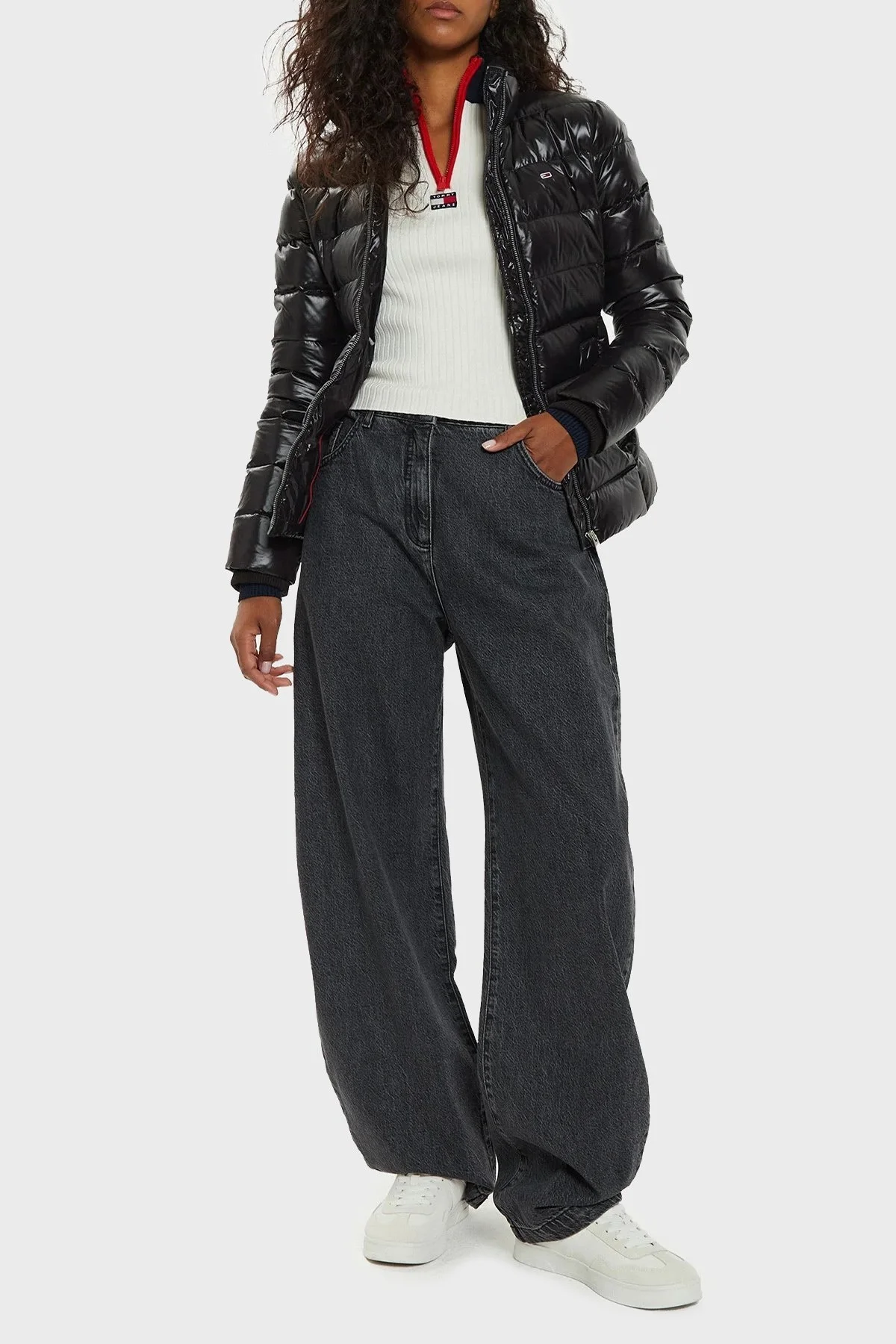 Tommy Jeans Kuş Tüyü Dolgulu Slim Fit Dik Yaka Kemerli Şişme Bayan Mont DW0DW18826 BDS SİYAH - 2