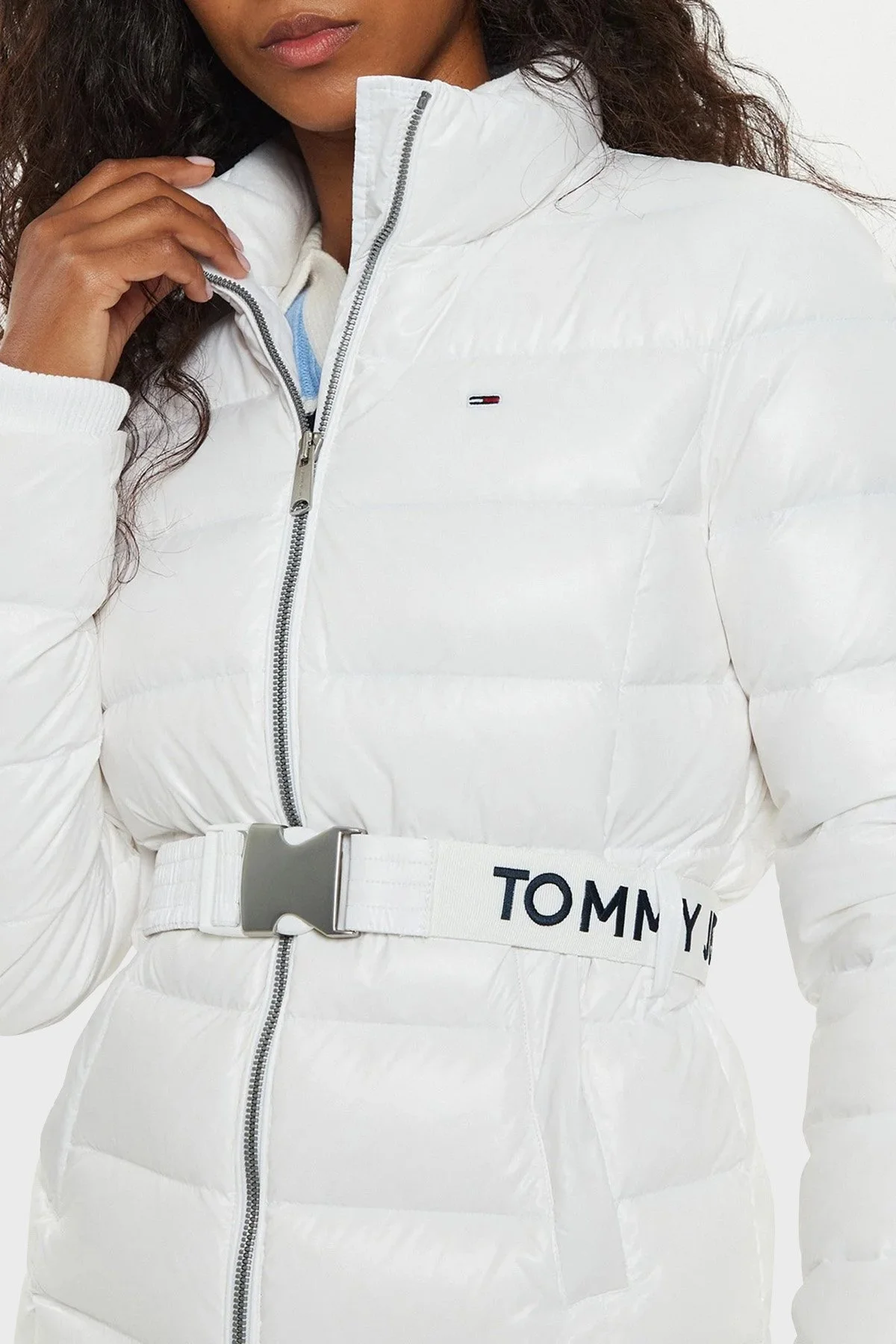 Tommy Jeans Kuş Tüyü Dolgulu Slim Fit Dik Yaka Kemerli Şişme Bayan Mont DW0DW18826 YBR BEYAZ - 9