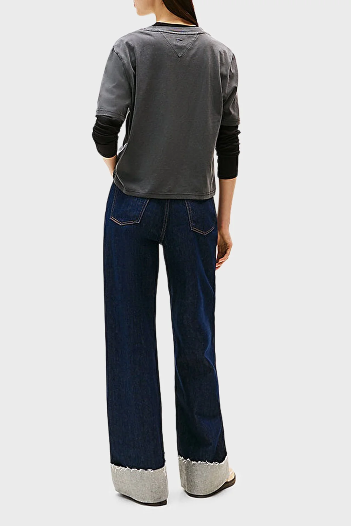 Tommy Jeans Leopar Logolu Pamuklu Boxy Fit Bisiklet Yaka Bayan T Shirt DW0DW21957 BDS SİYAH - 3