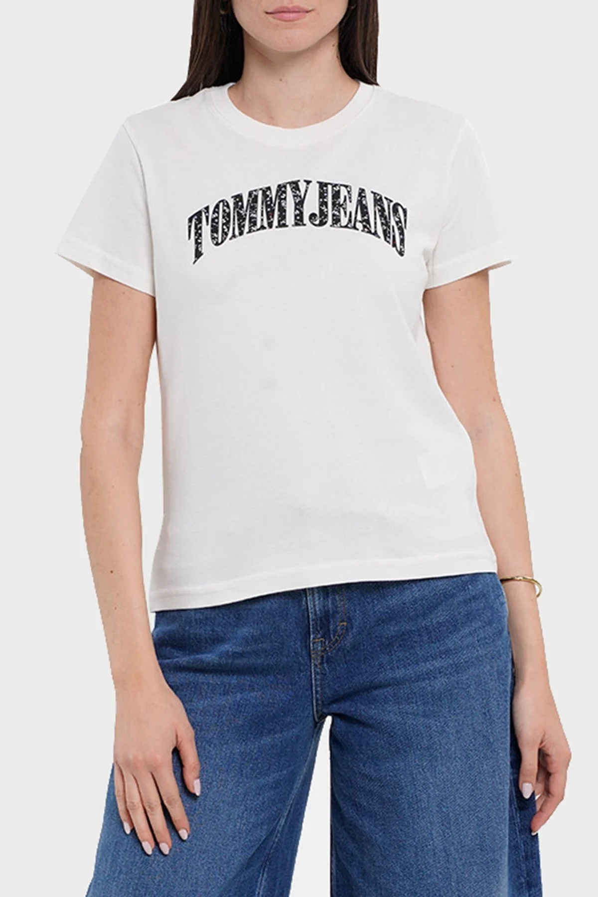 Tommy Jeans Logo Baskılı Pamuklu Regular Fit Bisiklet Yaka Bayan T Shirt DW0DW20161 YBH BEYAZ - 5