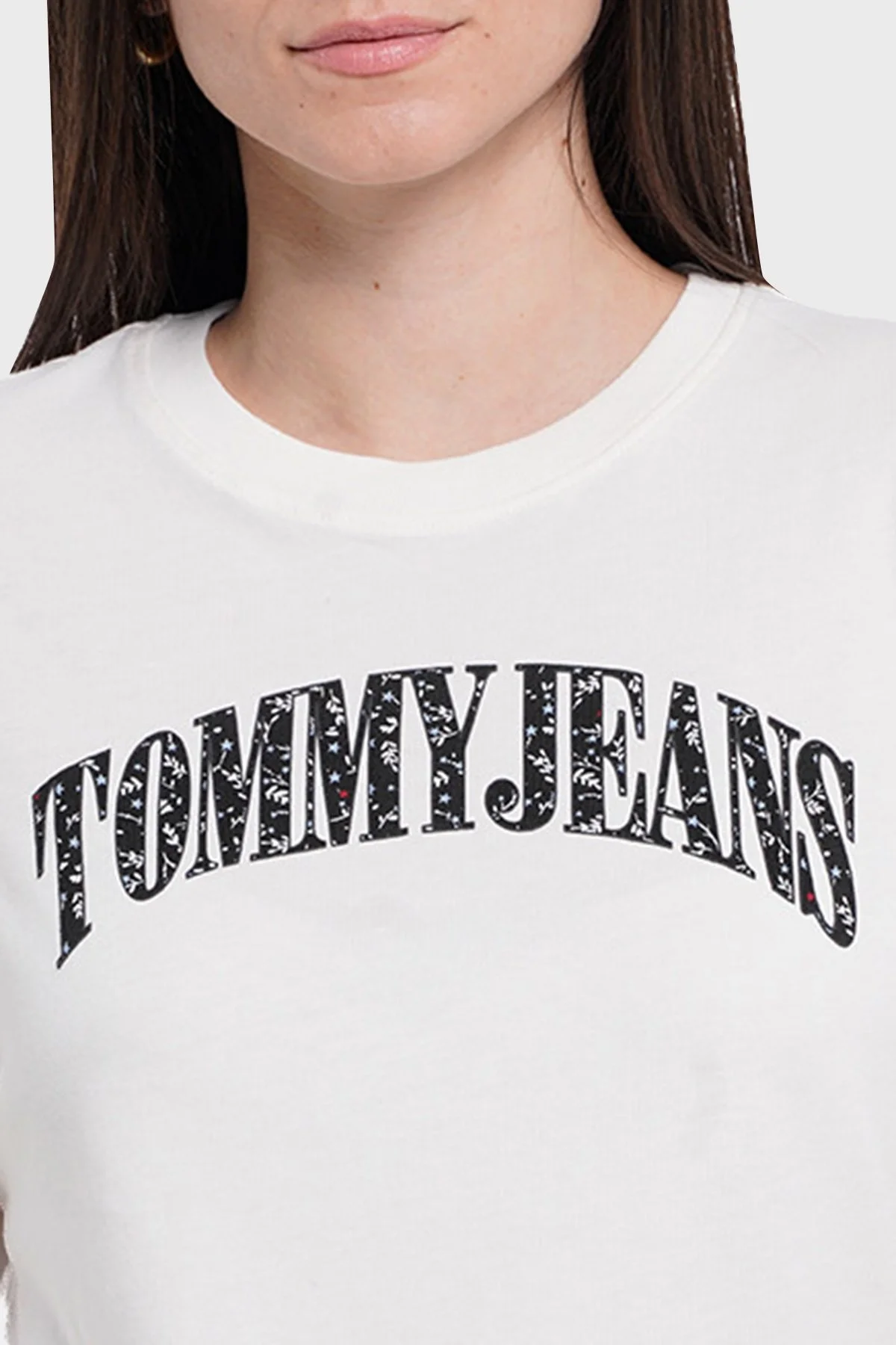 Tommy Jeans Logo Baskılı Pamuklu Regular Fit Bisiklet Yaka Bayan T Shirt DW0DW20161 YBH BEYAZ - 8