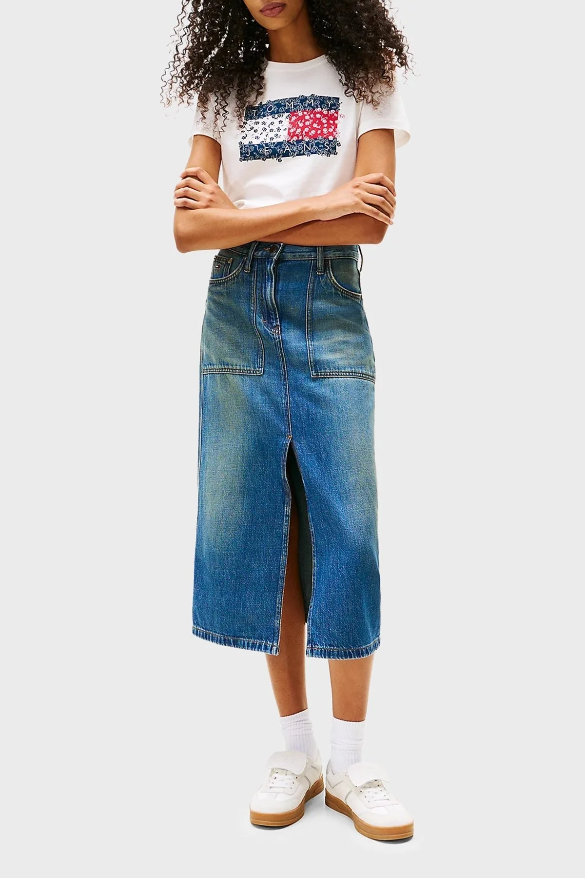 Tommy Jeans Logo Baskılı Pamuklu Regular Fit Bisiklet Yaka Bayan T Shirt DW0DW20897 YBL BEYAZ - 2