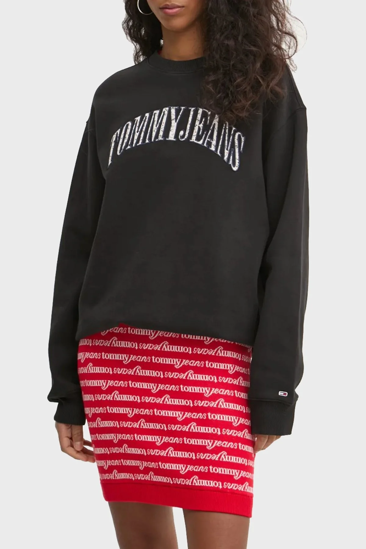 Tommy Jeans Logo Baskılı Pamuklu Relaxed Fit Bisiklet Yaka Bayan Sweat DW0DW20172 BDS SİYAH - 1