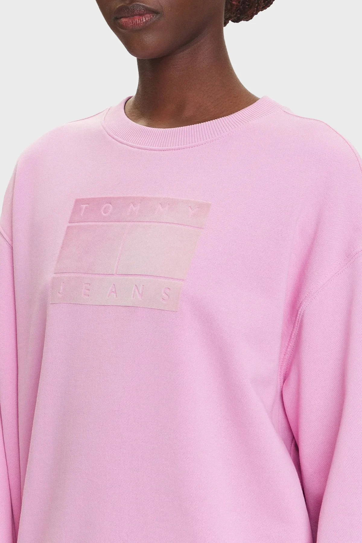 Tommy Jeans Logo Baskılı Pamuklu Relaxed Fit Bisiklet Yaka Kadın Sweat DW0DW21396 U06 PEMBE - 4