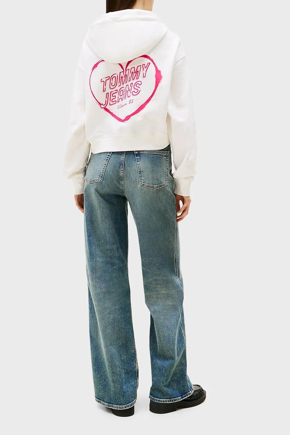 Tommy Jeans Logo Baskılı Pamuklu Relaxed Fit Kapüşonlu Crop Bayan Sweat DW0DW21408 YBL BEYAZ - 3