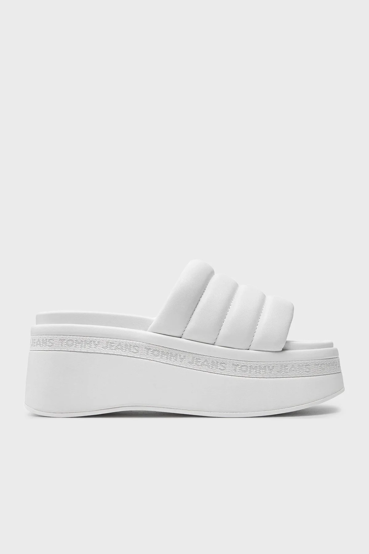 Tommy Jeans Logo Dolgulu Platform Bayan Sandalet EN0EN02455 YBL BEYAZ - 1