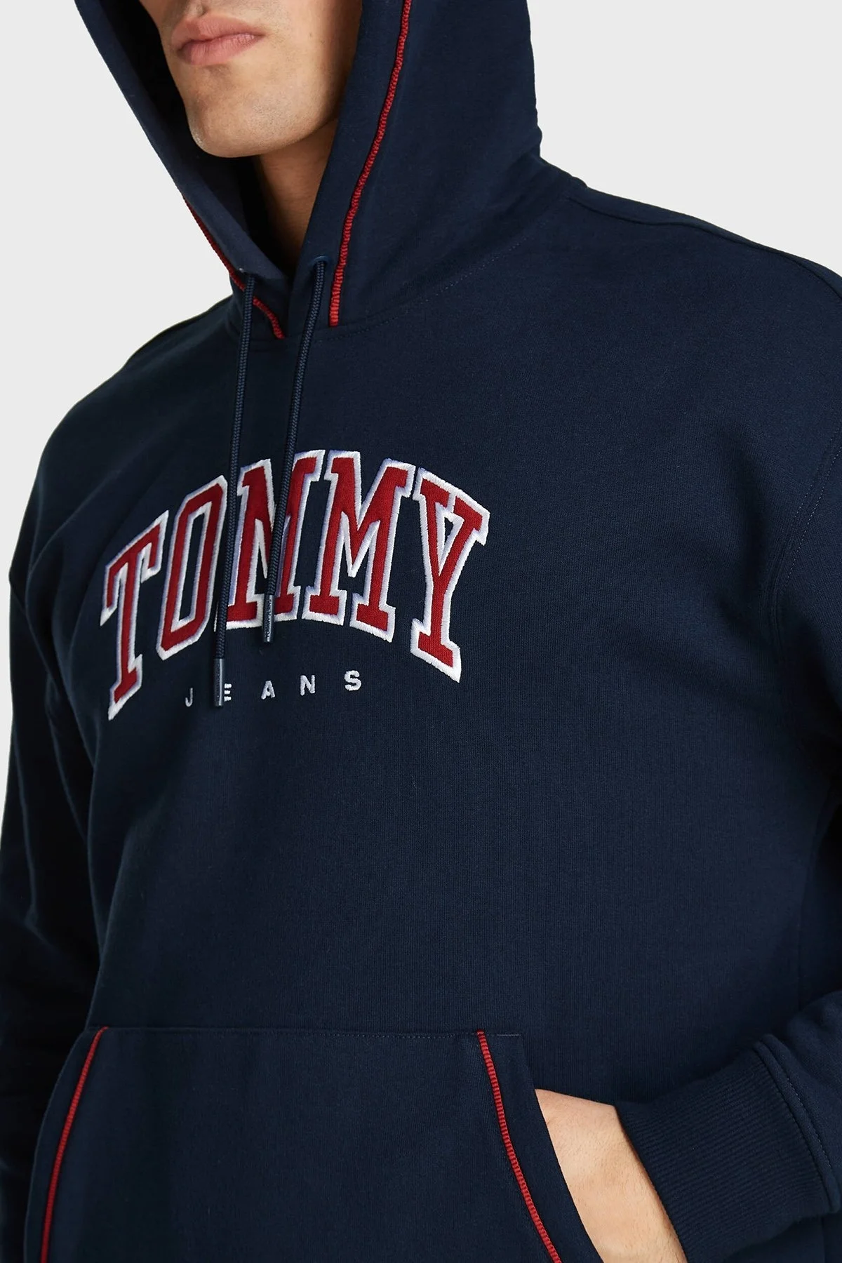 Tommy Jeans Logo İşlemeli Pamuklu Regular Fit Kapüşonlu Erkek Sweat DM0DM19760 C1G LACİVERT - 2