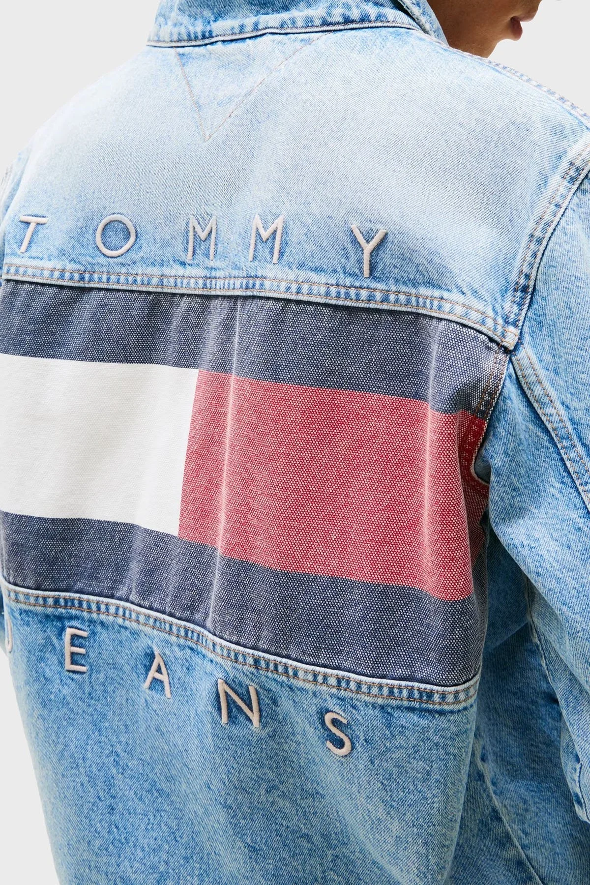 Tommy Jeans Logo Nakışlı Pamuklu Regular Fit Klasik Yaka Erkek Kot Ceket DM0DM21242 1A5 MAVİ - 4