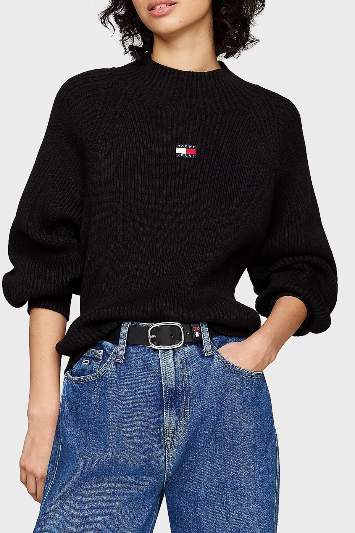 Tommy Jeans Logolu % 100 Pamuk Regular Fit Balon Kol Örgü Bayan Kazak DW0DW19912 BDS SİYAH - 1