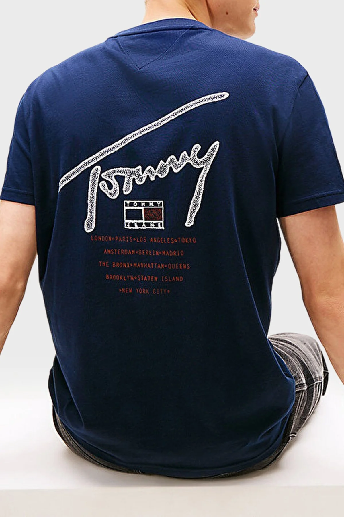 Tommy Jeans Logolu % 100 Pamuk Regular Fit Bisiklet Yaka Erkek T Shirt DM0DM22320 C1G LACİVERT - 3