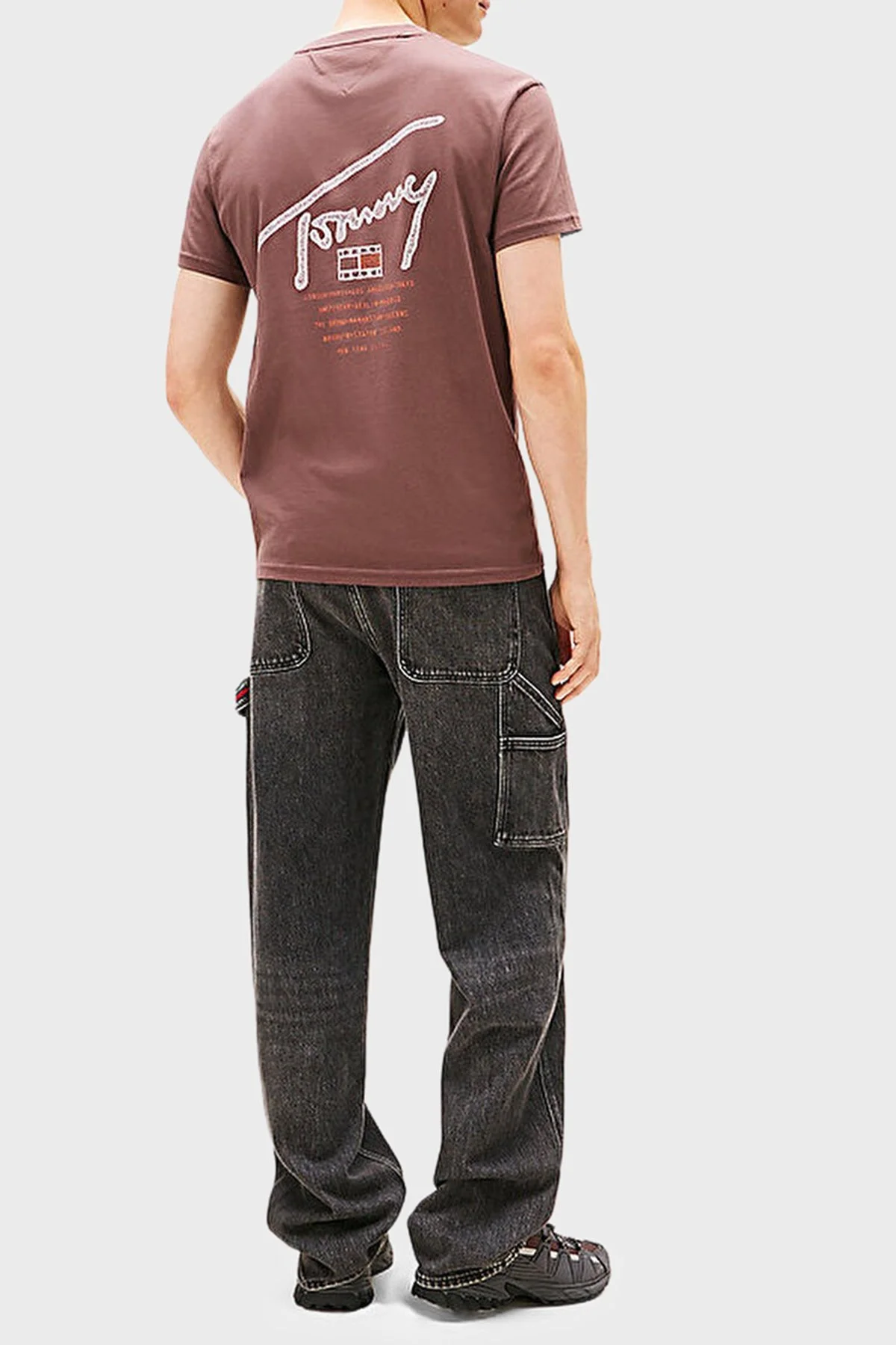 Tommy Jeans Logolu % 100 Pamuk Regular Fit Bisiklet Yaka Erkek T Shirt DM0DM22320 GW1 KAHVE - 3