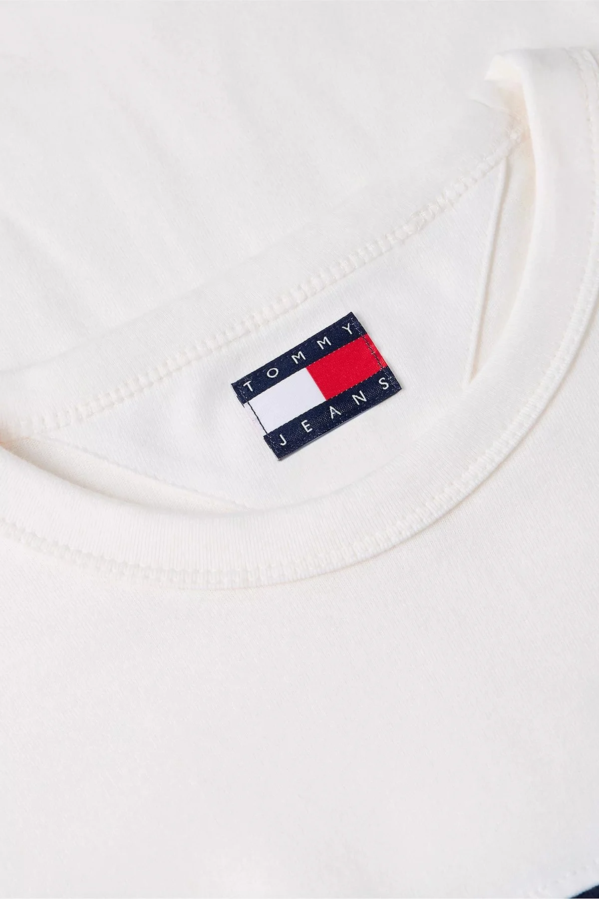 Tommy Jeans Logolu % 100 Pamuk Regular Fit Bisiklet Yaka Erkek T Shirt DM0DM23245 YBH Beyaz - 6