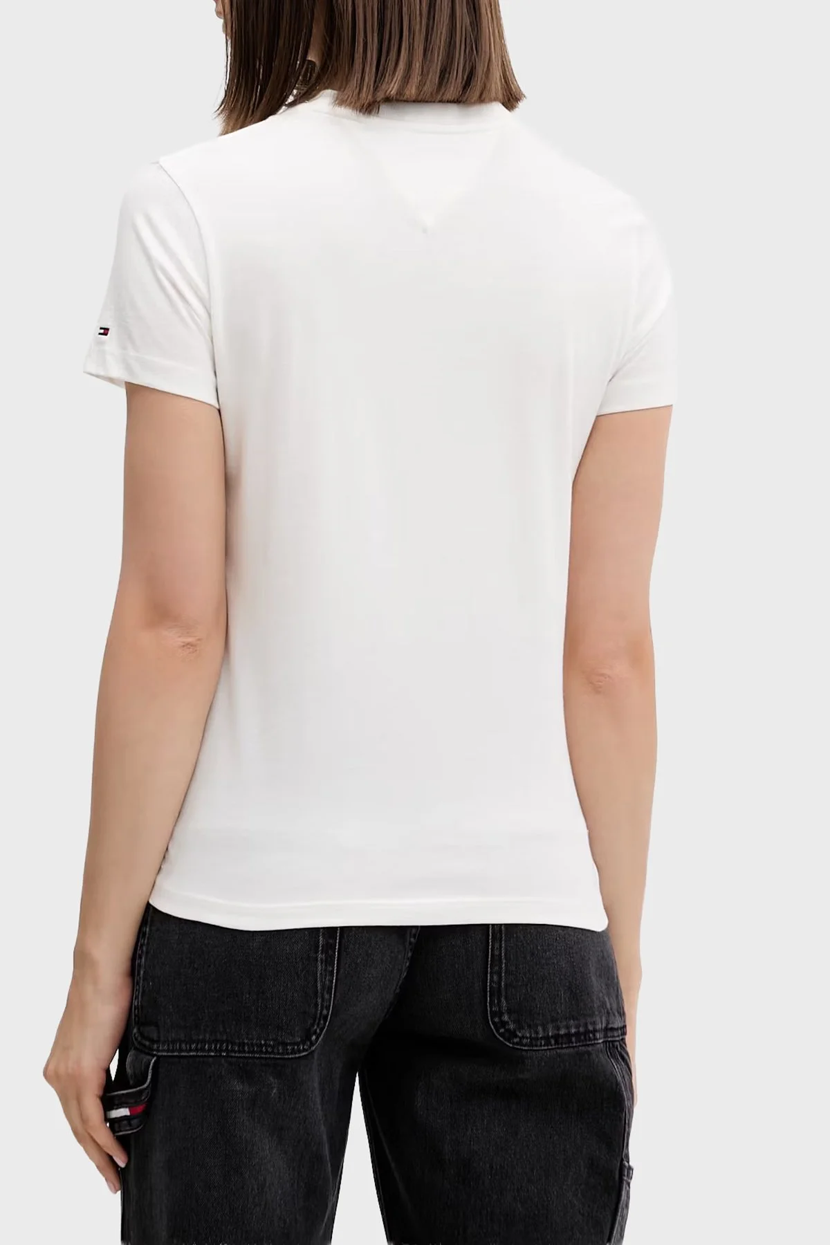 Tommy Jeans Logolu % 100 Pamuk Regular Fit Bisiklet Yaka Kadın T Shirt DW0DW22310 YBL BEYAZ - 2