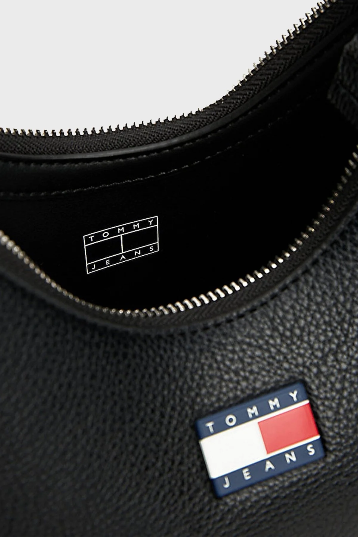 Tommy Jeans Logolu Ayarlanabilen Omuz Askılı Bayan Çanta AW0AW17548 BDS SİYAH - 5