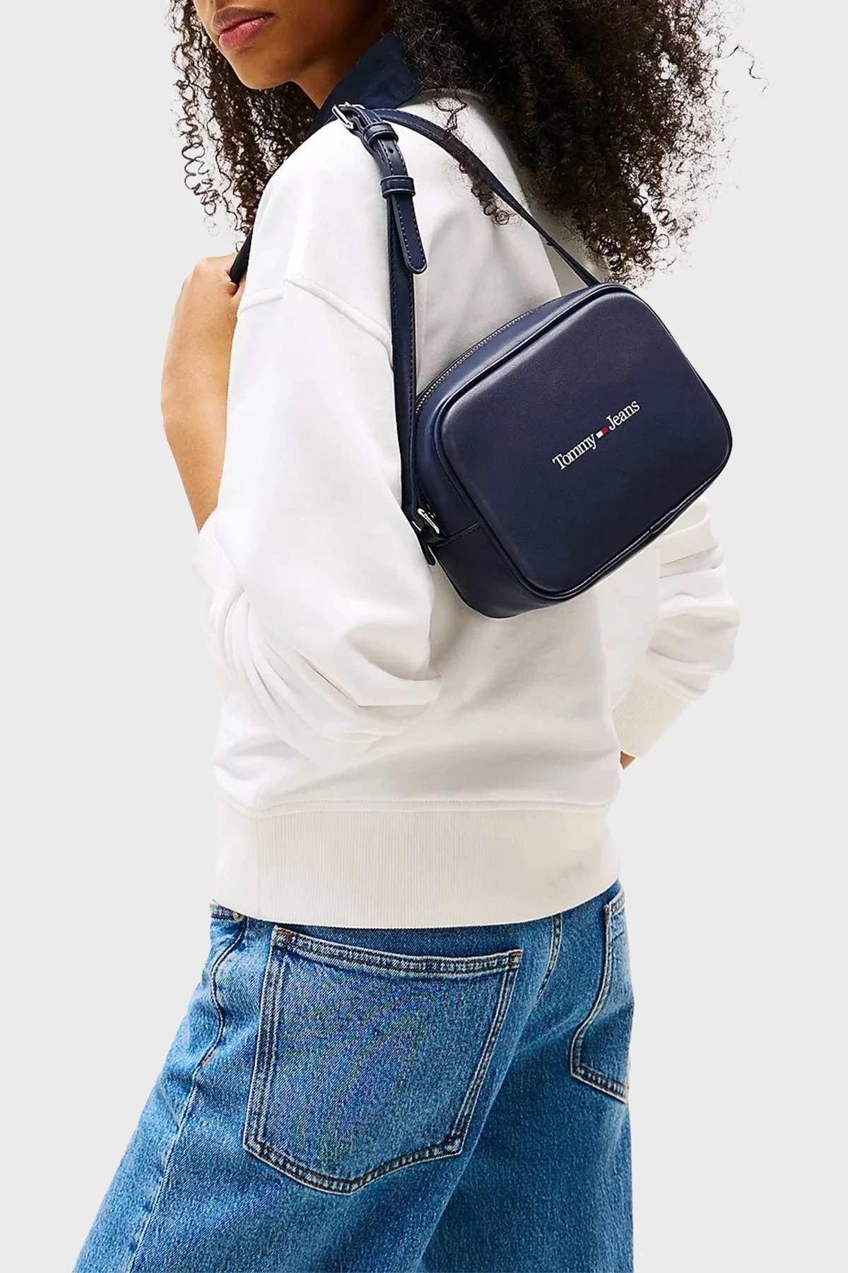 Tommy Jeans Logolu Ayarlanabilir Askılı Bayan Çanta AW0AW15029 C87 LACİVERT - 2