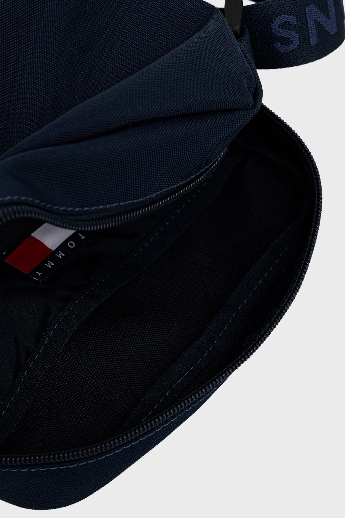 Tommy Jeans Logolu Ayarlanabilir Askılı Bayan Çanta AW0AW17286 C1G LACİVERT - 5