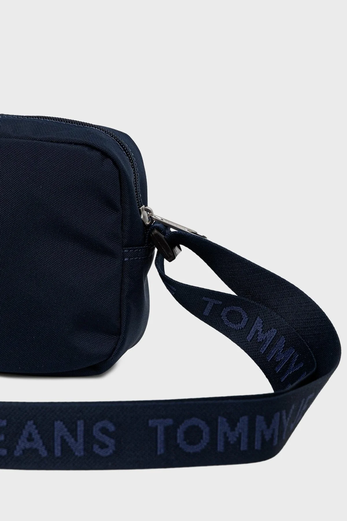 Tommy Jeans Logolu Ayarlanabilir Askılı Bayan Çanta AW0AW17286 C1G LACİVERT - 8