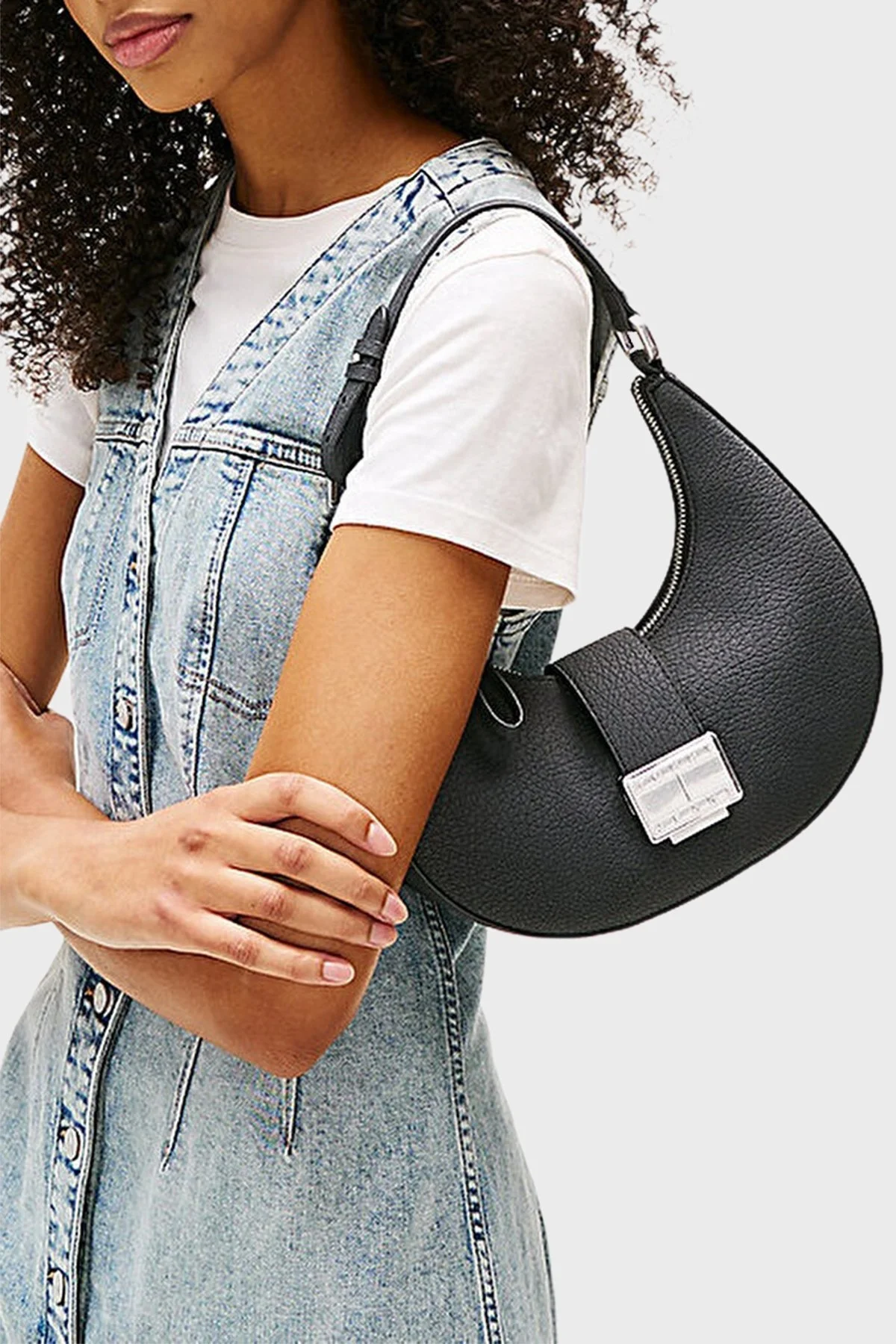 Tommy Jeans Logolu Ayarlanabilir Askılı Bayan Çanta AW0AW17539 BDS SİYAH - 2