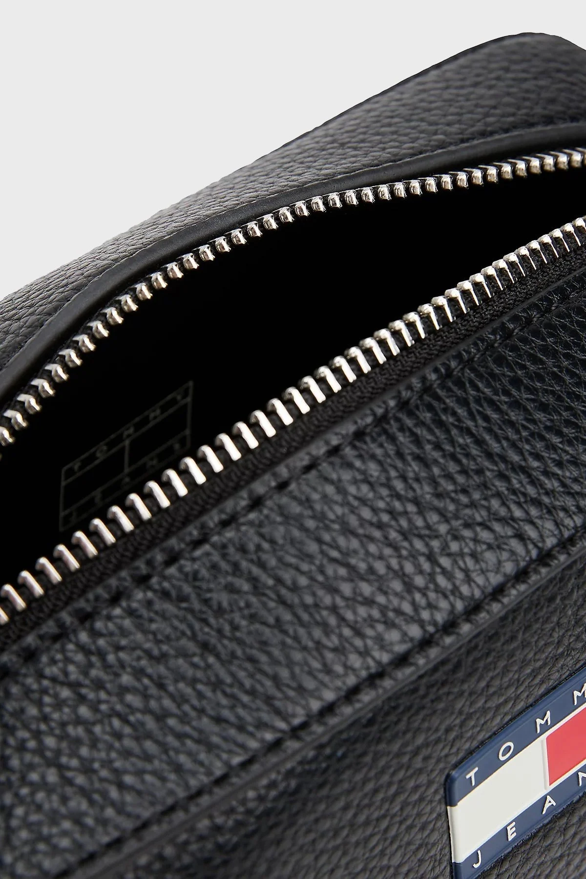 Tommy Jeans Logolu Ayarlanabilir Askılı Bayan Çanta AW0AW17543 BDS SİYAH - 4