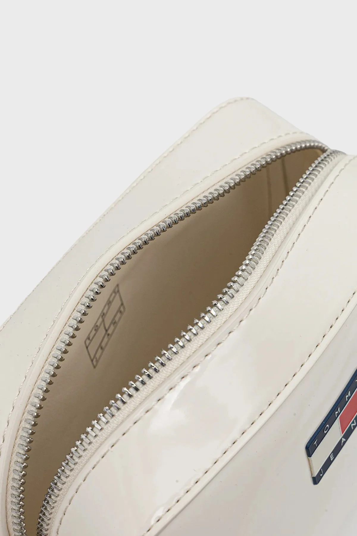 Tommy Jeans Logolu Ayarlanabilir Askılı Bayan Çanta AW0AW17864 YBI BEYAZ - 5