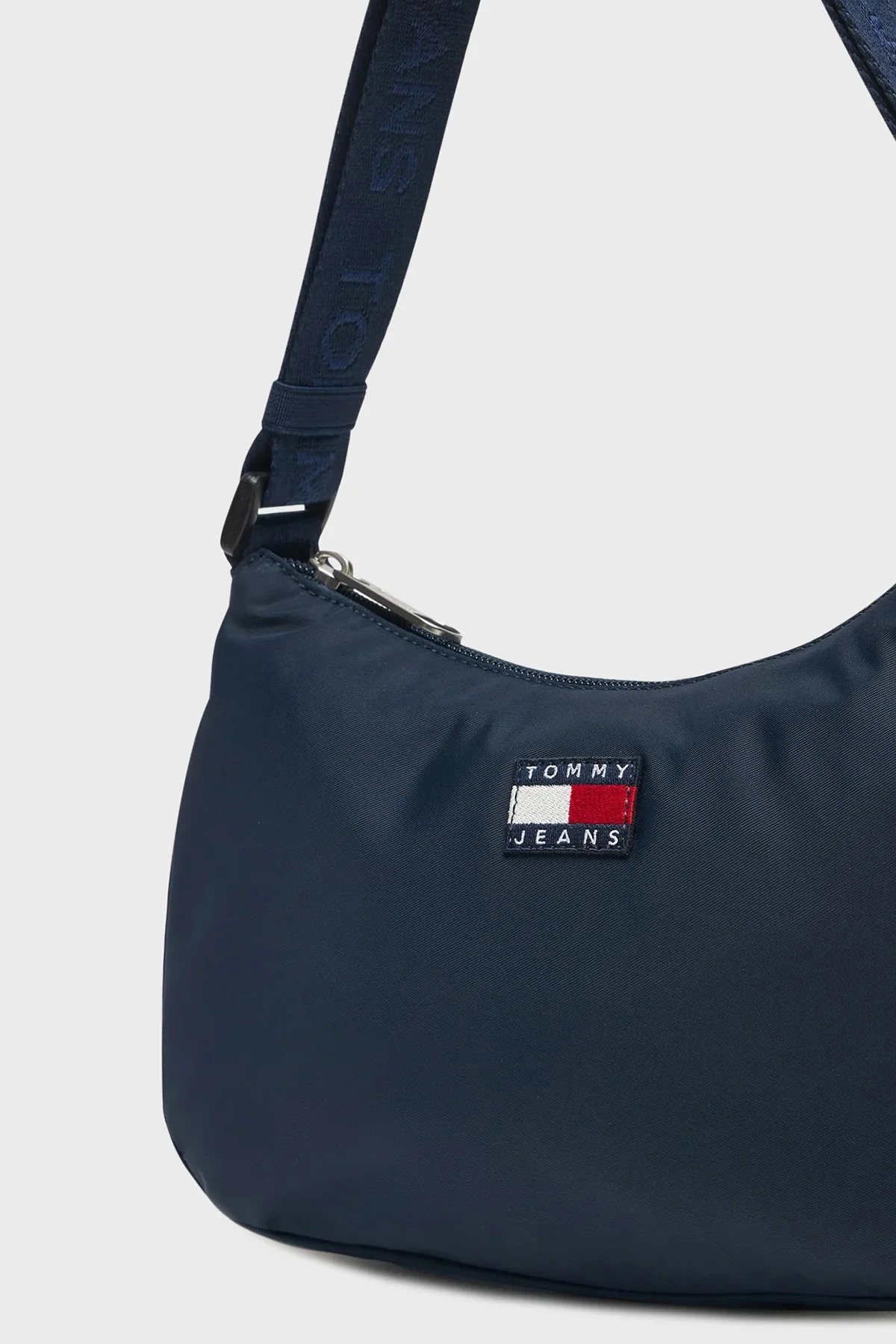 Tommy Jeans Logolu Ayarlanabilir Askılı Bayan Çanta AW0AW17888 C1G LACİVERT - 4