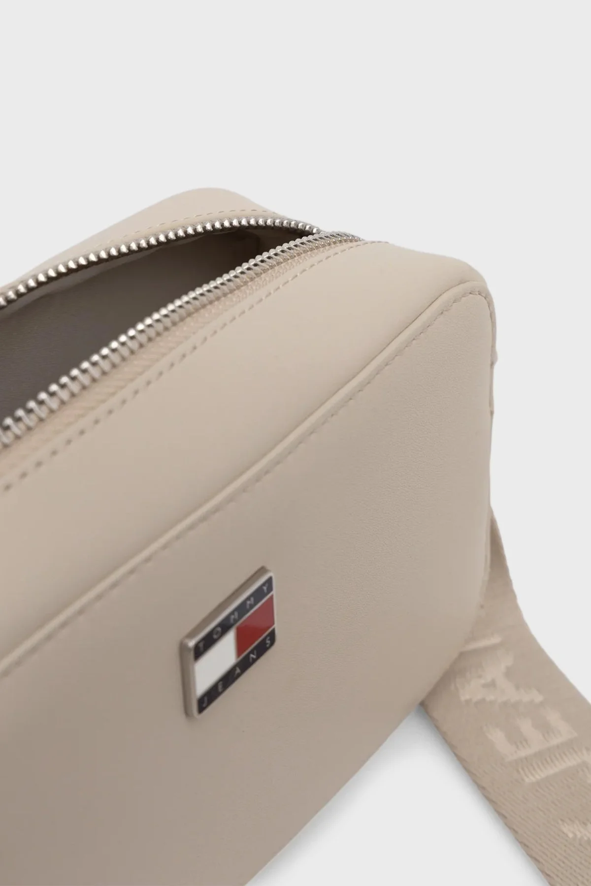 Tommy Jeans Logolu Ayarlanabilir Askılı Bayan Çanta AW0AW18065 ABY BEJ - 3