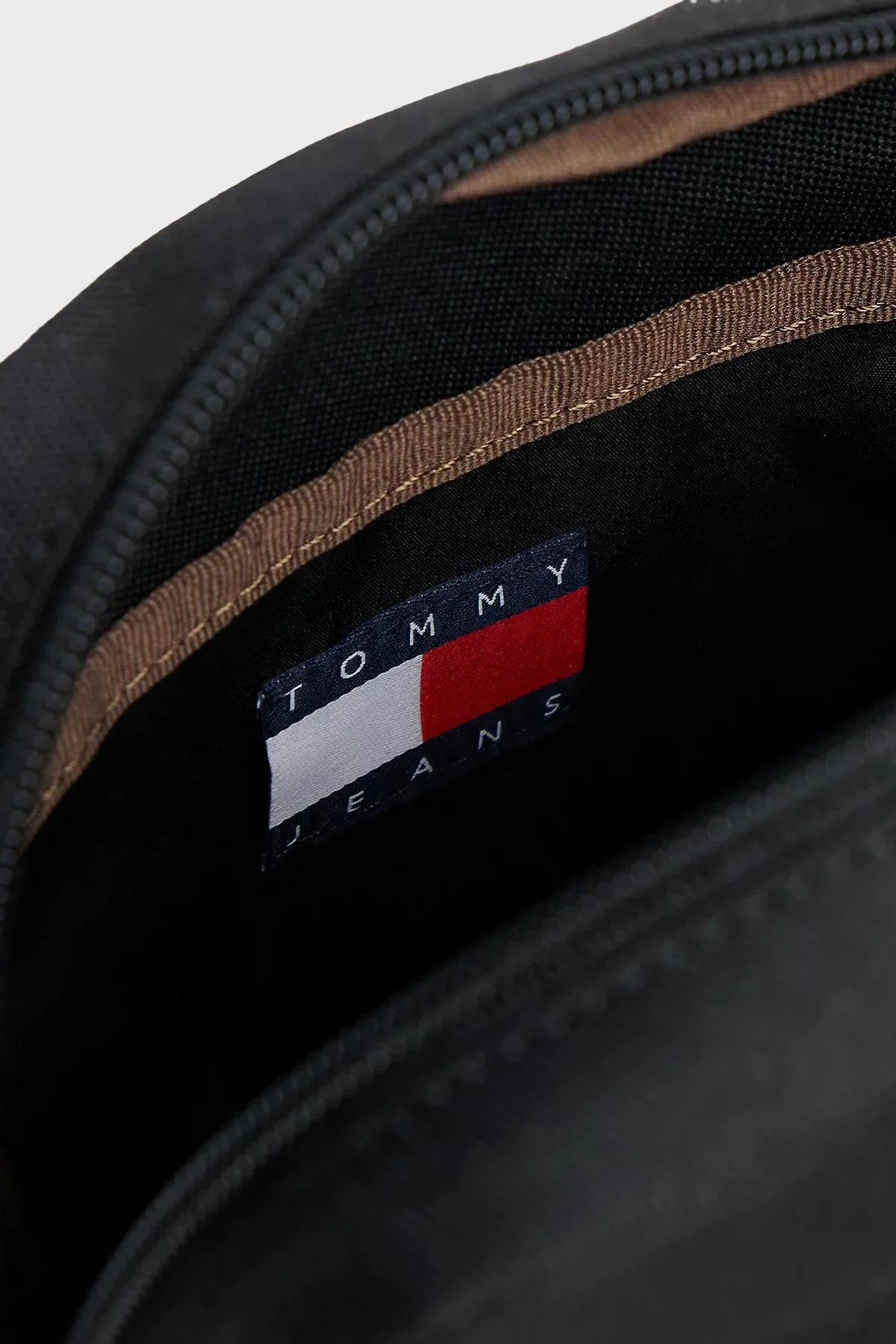 Tommy Jeans Logolu Ayarlanabilir Askılı Erkek Çanta AM0AM13710 BDS SİYAH - 4