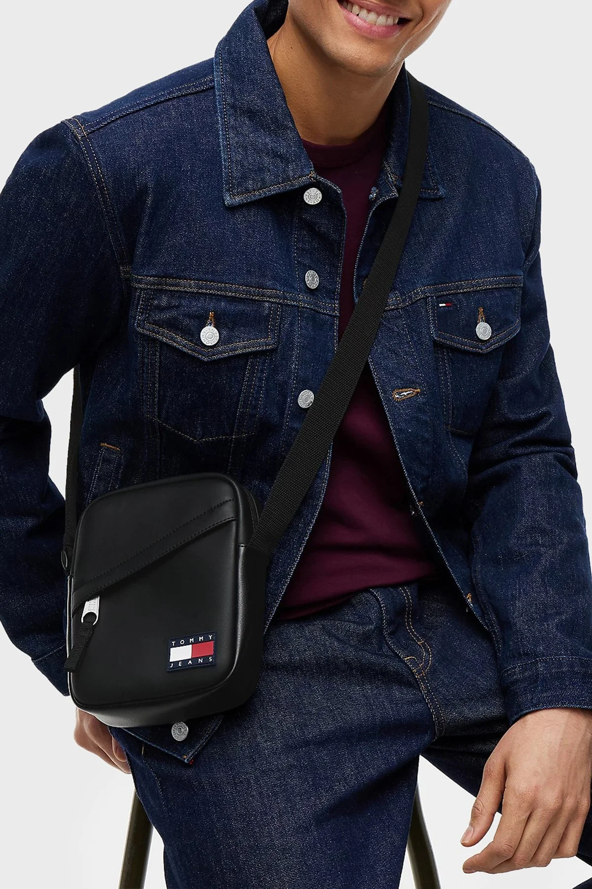 Tommy Jeans Logolu Ayarlanabilir Askılı Erkek Çanta AM0AM14608 BDS Siyah - 2