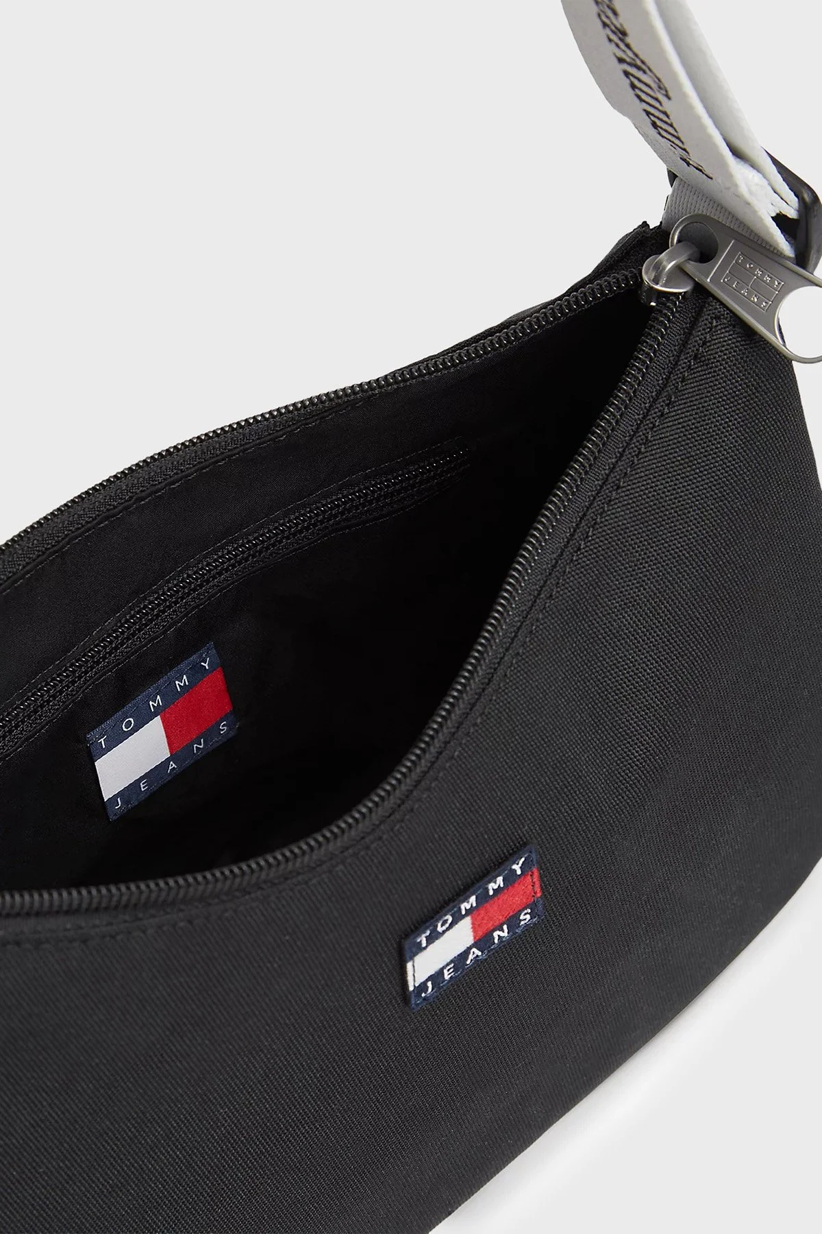 Tommy Jeans Logolu Ayarlanabilir Askılı Kadın Çanta AW0AW18463 BDS SİYAH - 4