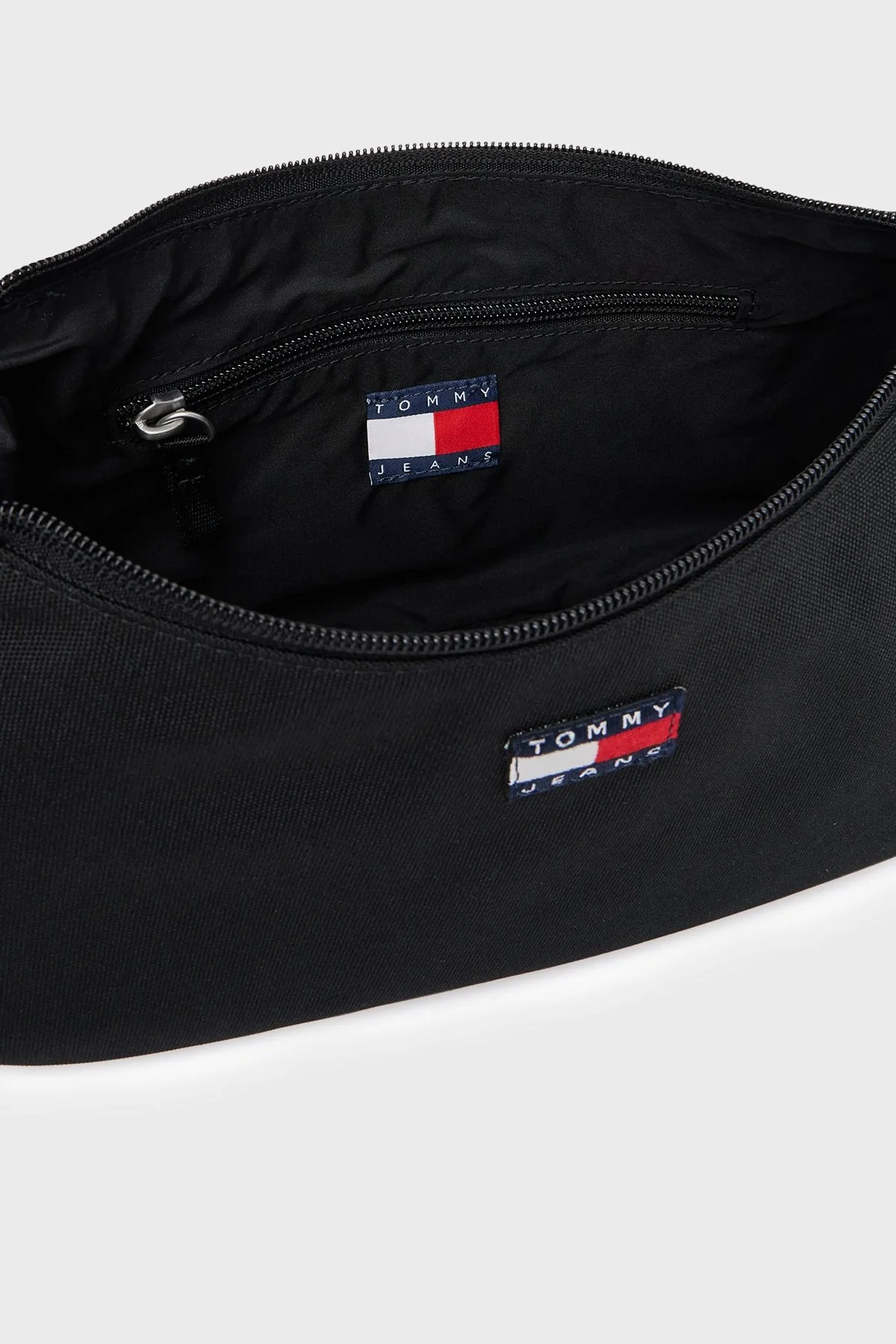 Tommy Jeans Logolu Ayarlanabilir Askılı Kadın Çanta AW0AW18768 BDS Siyah - 6
