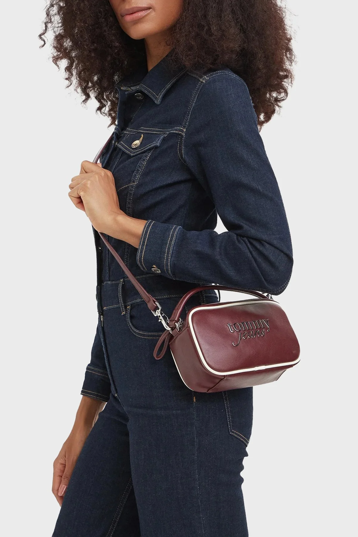 Tommy Jeans Logolu Ayarlanabilir Askılı Kadın Çanta AW0AW19053 H04 Kahve - 2