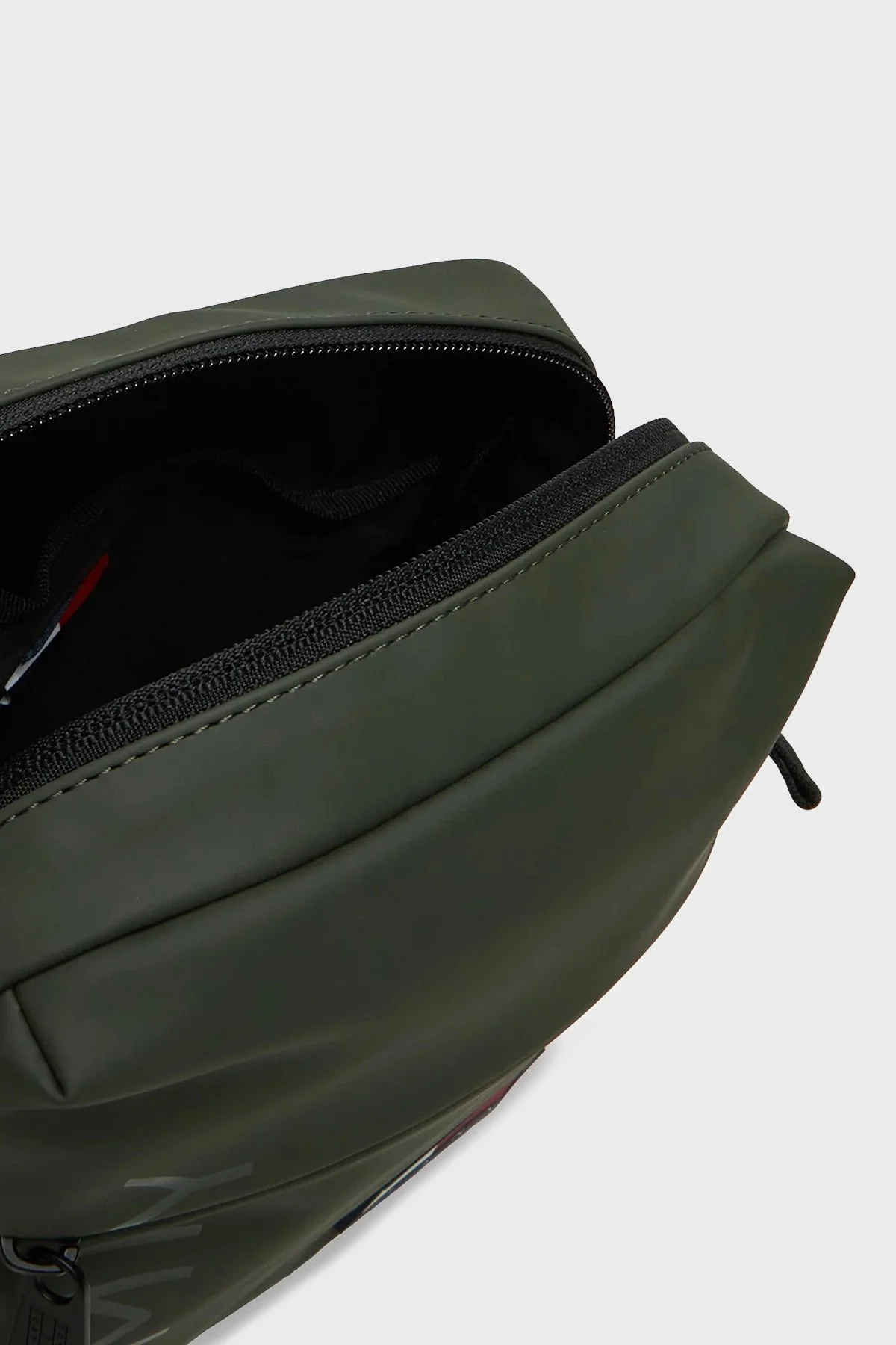 Tommy Jeans Logolu Ayarlanabilir Çapraz Askılı Erkek Çanta AM0AM12902 MRH KOYU YEŞİL - 4