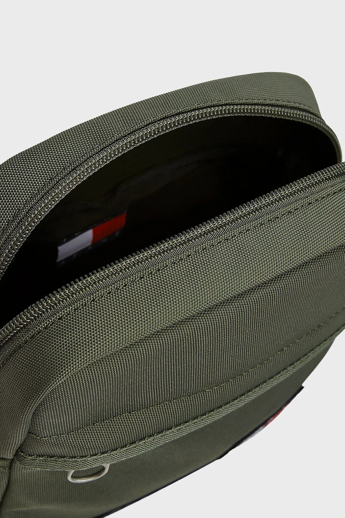 Tommy Jeans Logolu Ayarlanabilir Çapraz Askılı Erkek Çanta AM0AM13389 MRH KOYU YEŞİL - 4