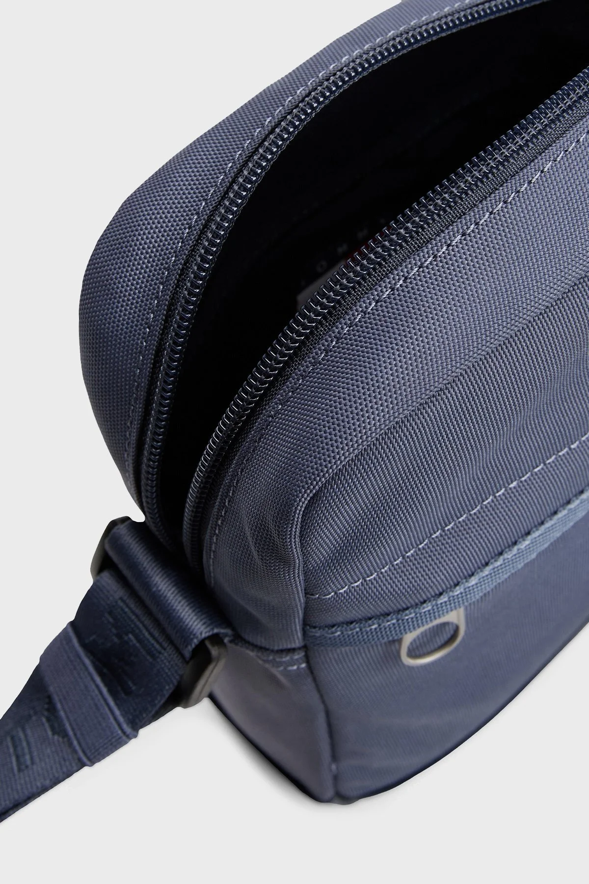 Tommy Jeans Logolu Ayarlanabilir Çapraz Askılı Erkek Çanta AM0AM13389 PPF LACİVERT - 4