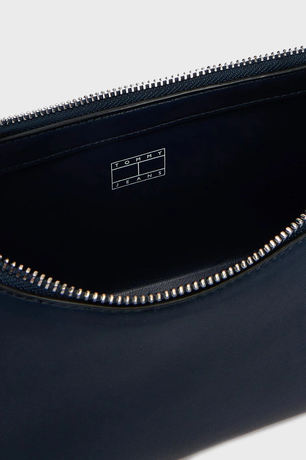 Tommy Jeans Logolu Ayarlanabilir Omuz Askılı Bayan Çanta AW0AW17873 C1G LACİVERT - 5
