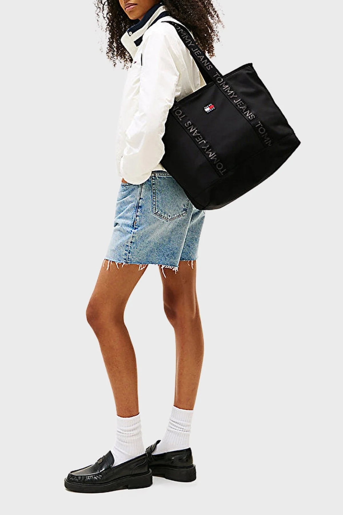 Tommy Jeans Logolu Çift Tutma Saplı Büyük Tote Bayan Çanta AW0AW17567 BDS SİYAH - 2