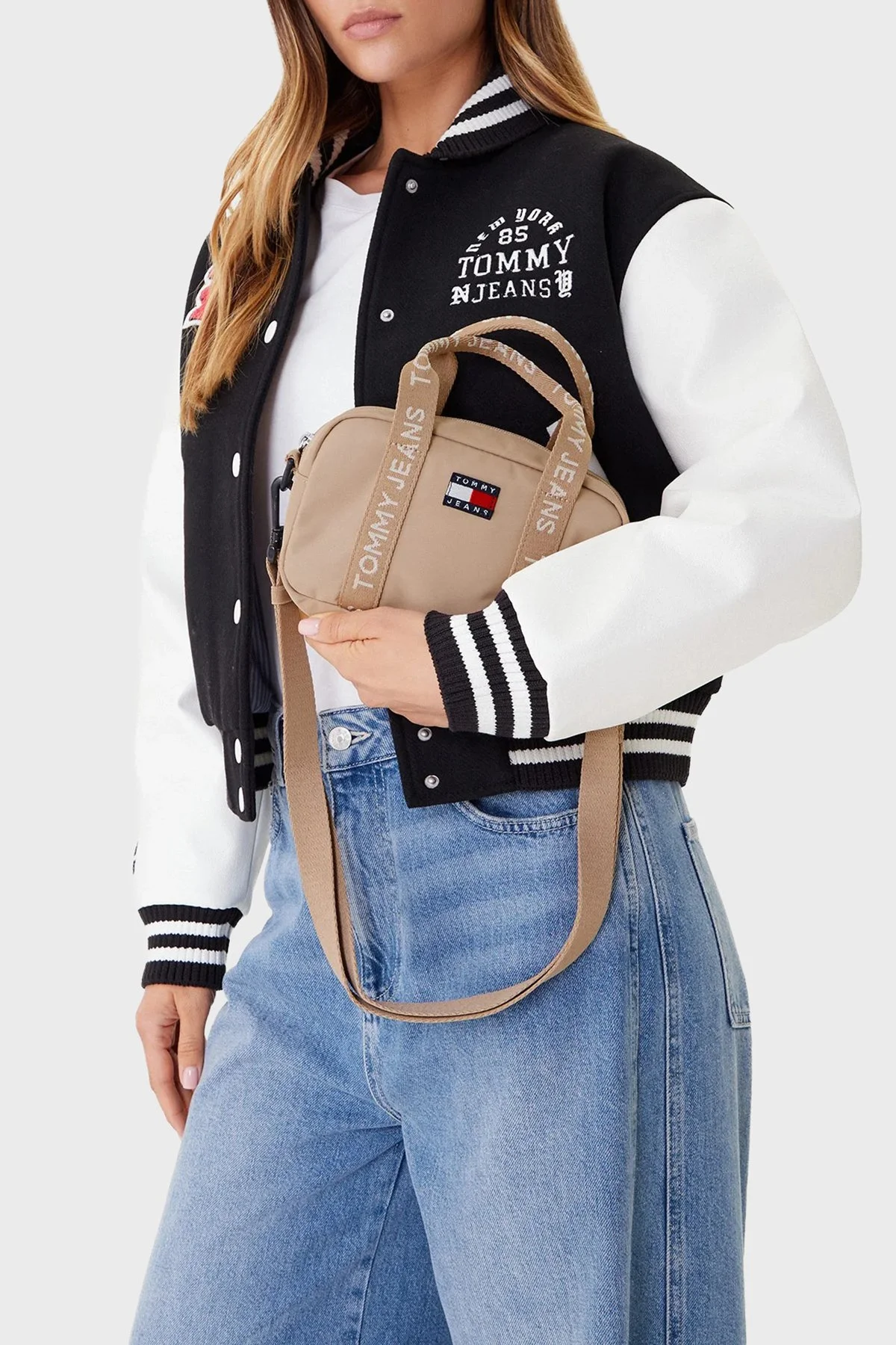 Tommy Jeans Logolu Çıkarılabilir Askılı Bayan Çanta AW0AW17889 GUQ KAHVE - 2